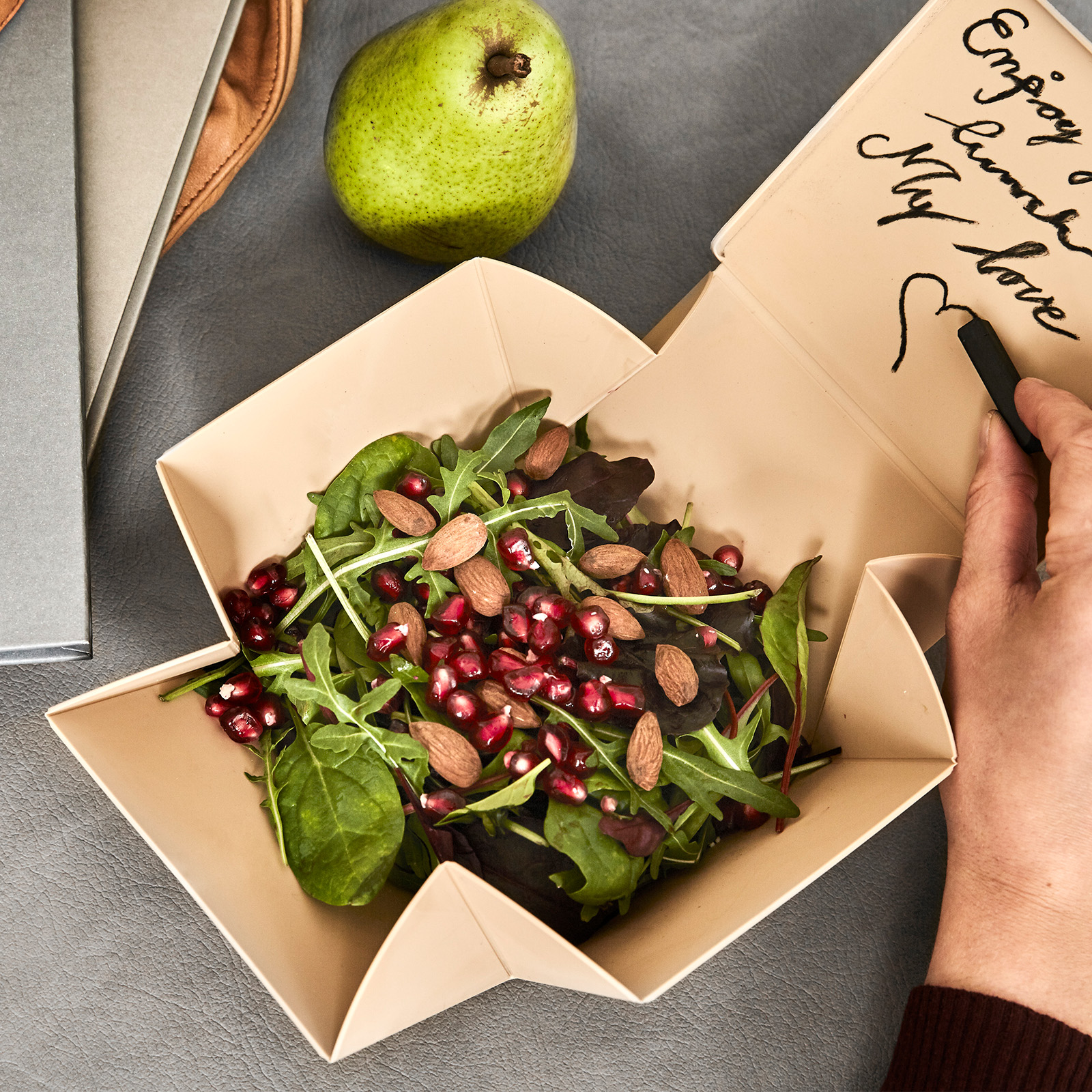 Umweltbewusste Lunchbox, faltbar 100% frei von Parabenen und Phthalaten Umweltbewusste Lunchbox, faltbar 100% frei von Parabenen und Phthalaten